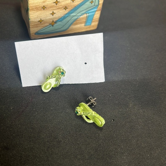 Minimalist Summer Cute  Stud Earrings - Picture 5 of 11